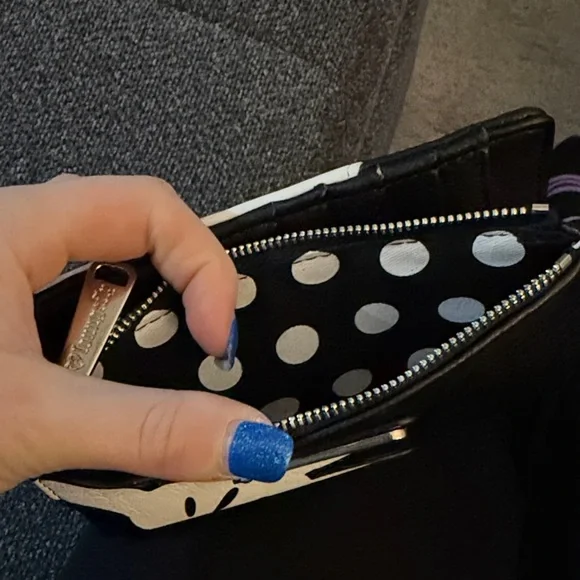 Disney Parks x Loungefly Black and White Mickey Mouse Wallet - Picture 5 of 8